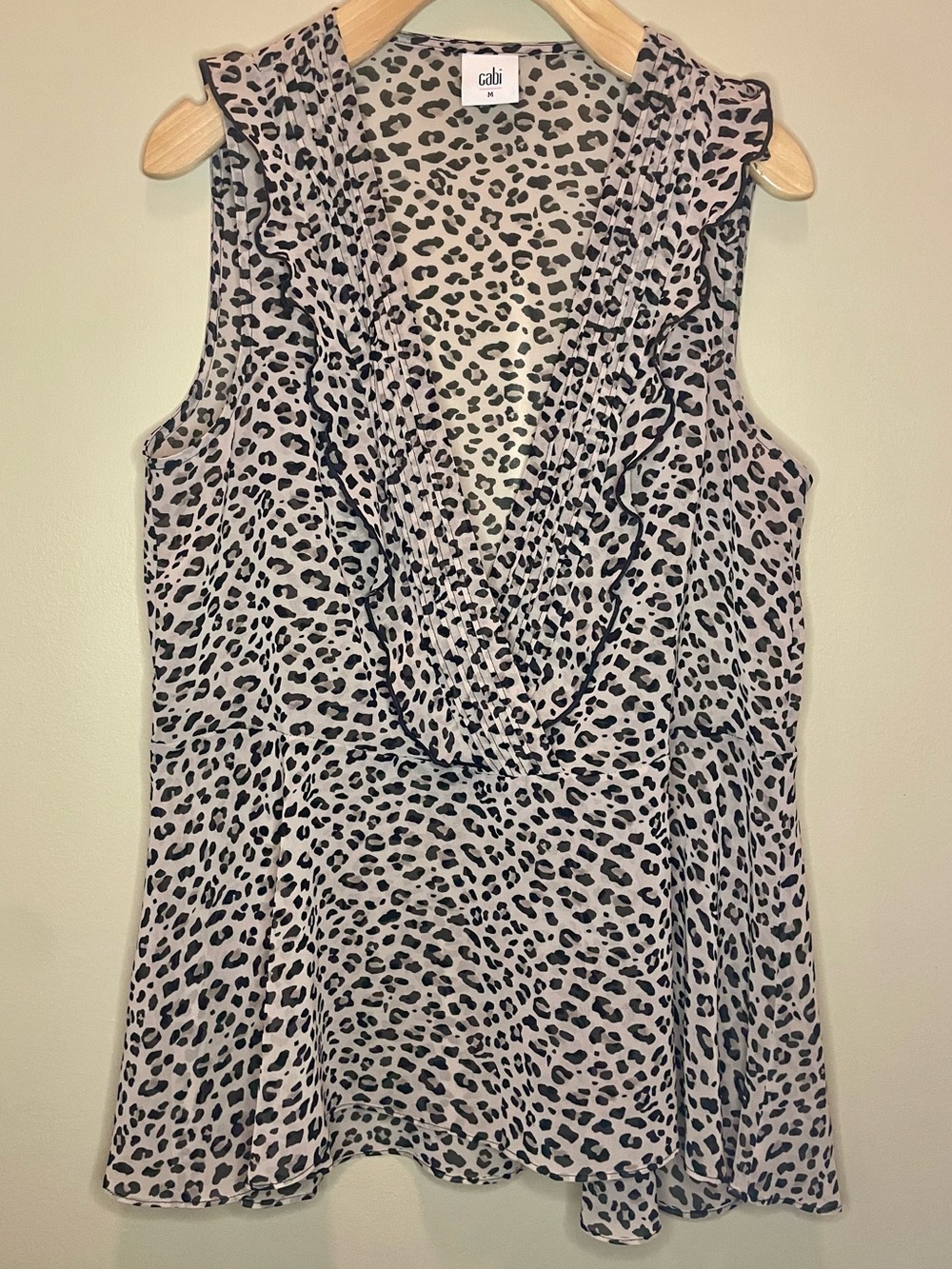 Cabi Flutter Blouse Sleeveless Ruffle V-Neck Top Leopard Animal Print Size M